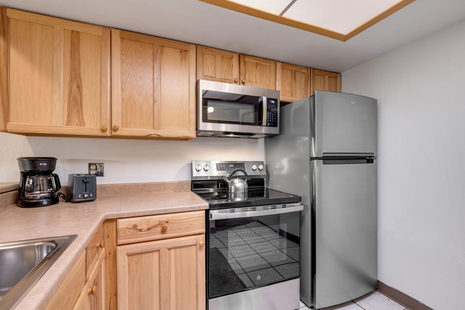Kitchen-ALL NEW APPLIANCES