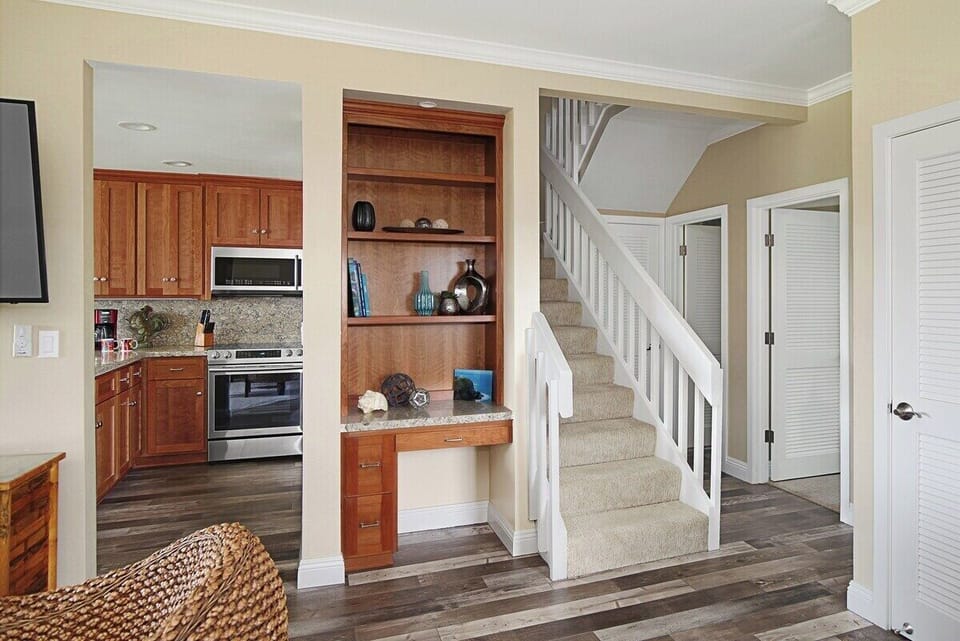 Poipu Sands 423 Stairwell to Master Suite