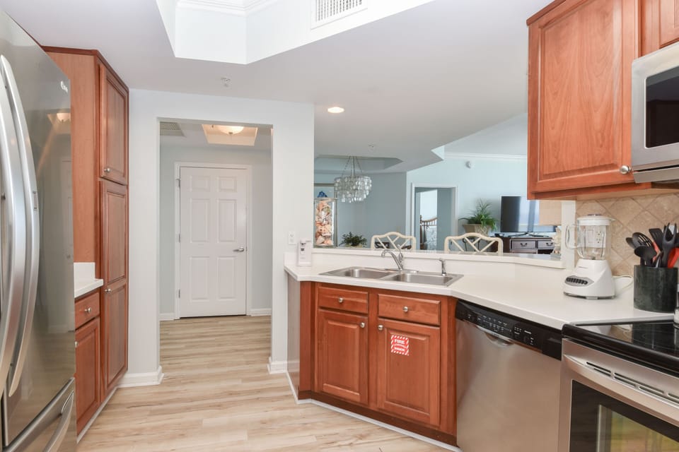 Silver Beach Towers West 905- Kitchen