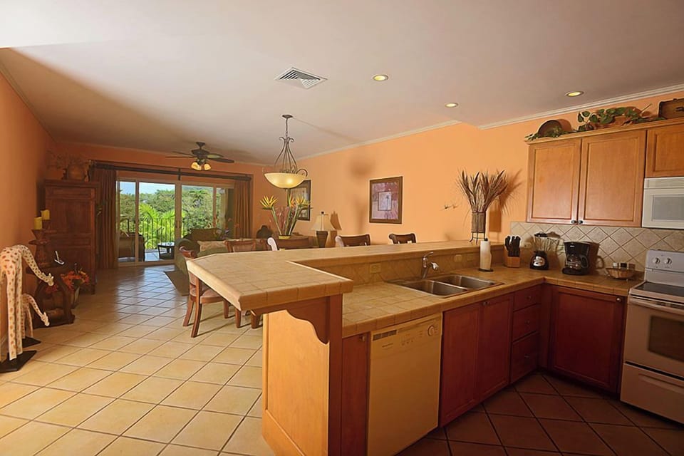 Fully equipped kitchen.