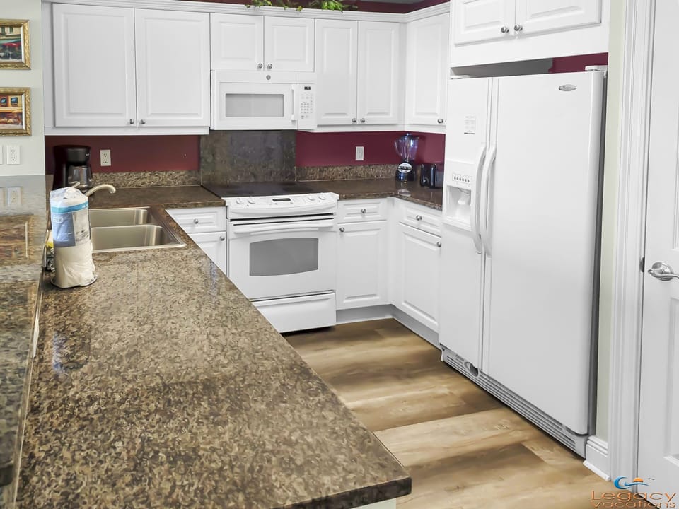 Summer Place #307 Kitchen