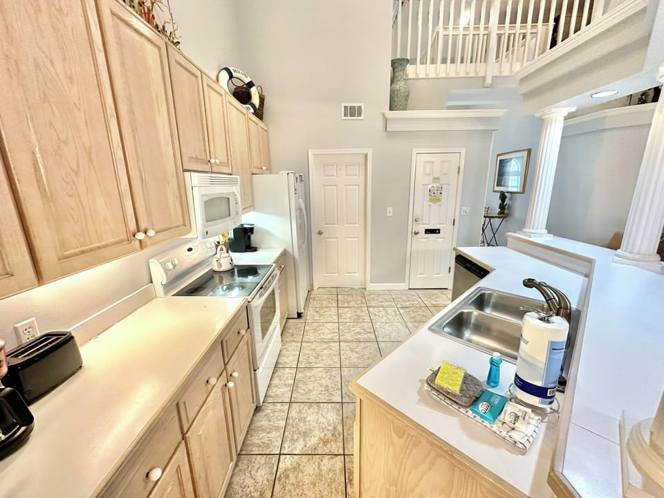 Fully Stocked Kitchen