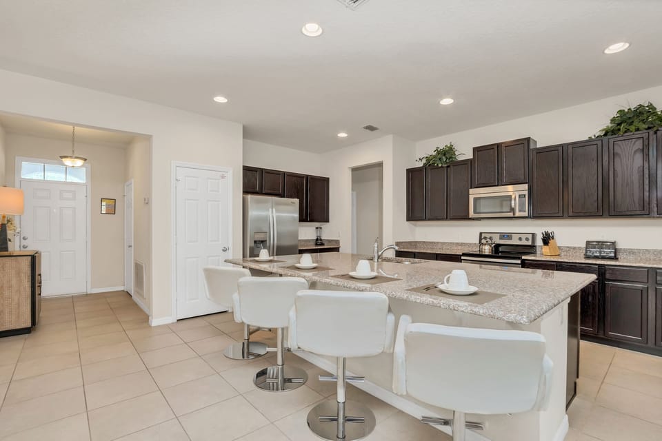 1210 Yorkshire Ct, West Haven_05.JPG