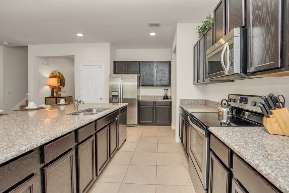 1210 Yorkshire Ct, West Haven_06.jpg