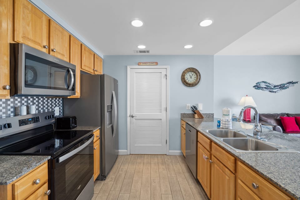 Full Size Kitchen