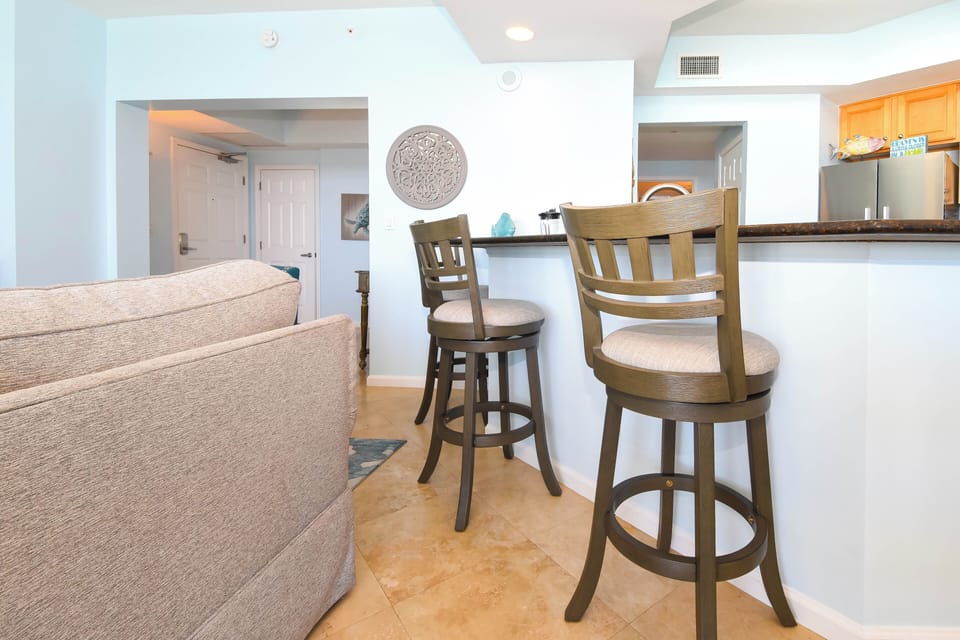 Silver Beach Towers East 1104 - Breakfast Bar