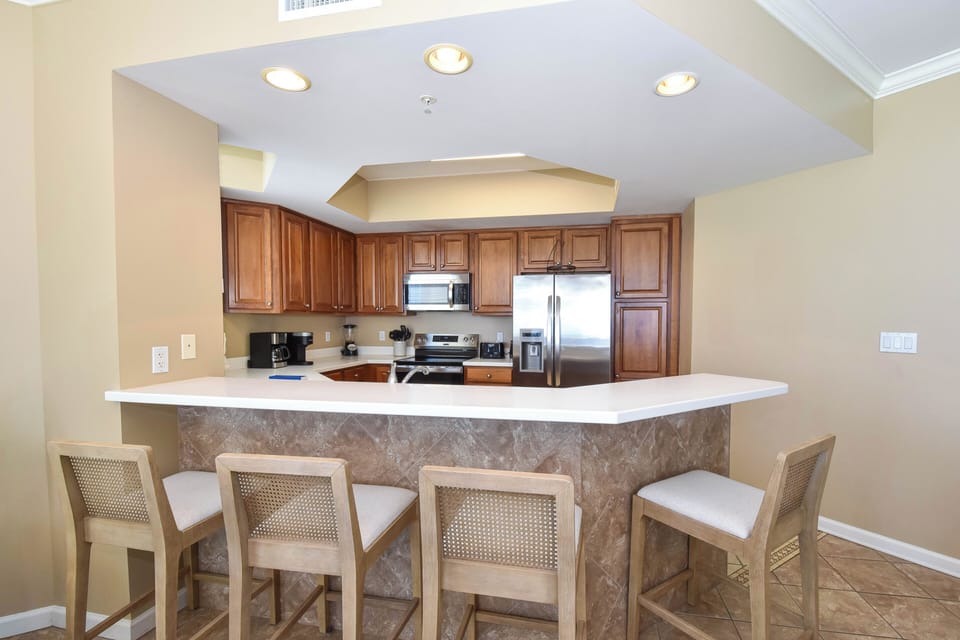 Silver Beach Towers West 906- Breakfast Bar