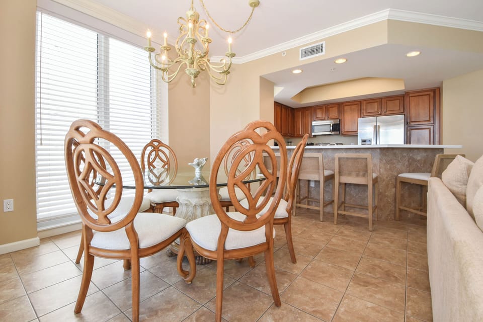 Silver Beach Towers West 906- Dining Area