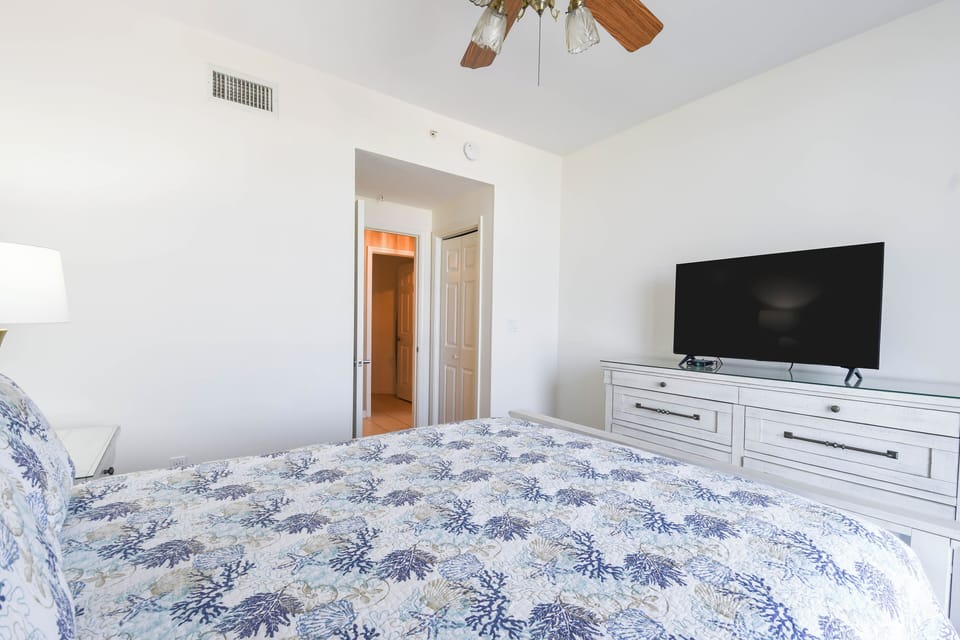 Silver Beach Towers West 906- Guest Bedroom