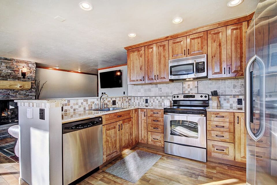 Kitchen - Ski Hill 27 - Breckenridge Vacation Rental