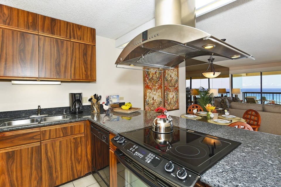Full Kitchen with Dishwasher!