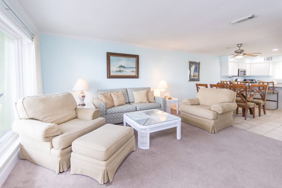 Living room with plenty of seating