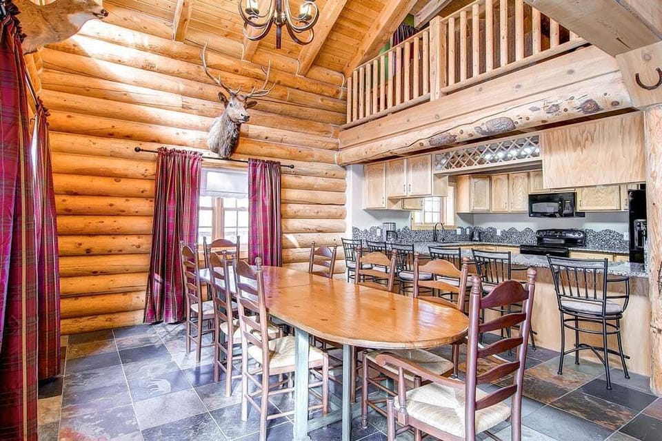 Dining Area, Snowshoe Retreat, Breckenridge Vacation Rental