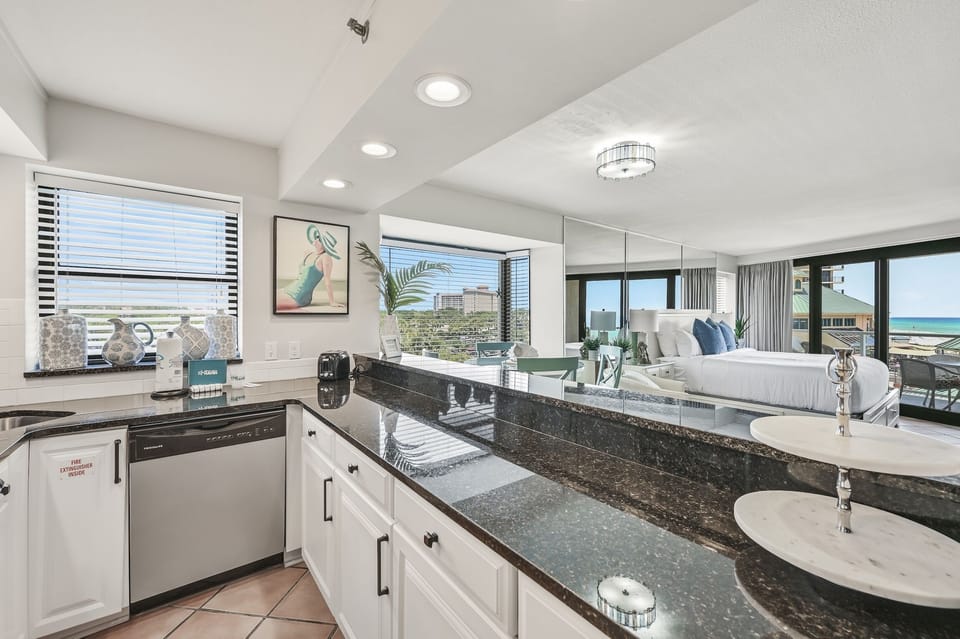 Open Concept Kitchen, Studio Bedroom, Dining Area