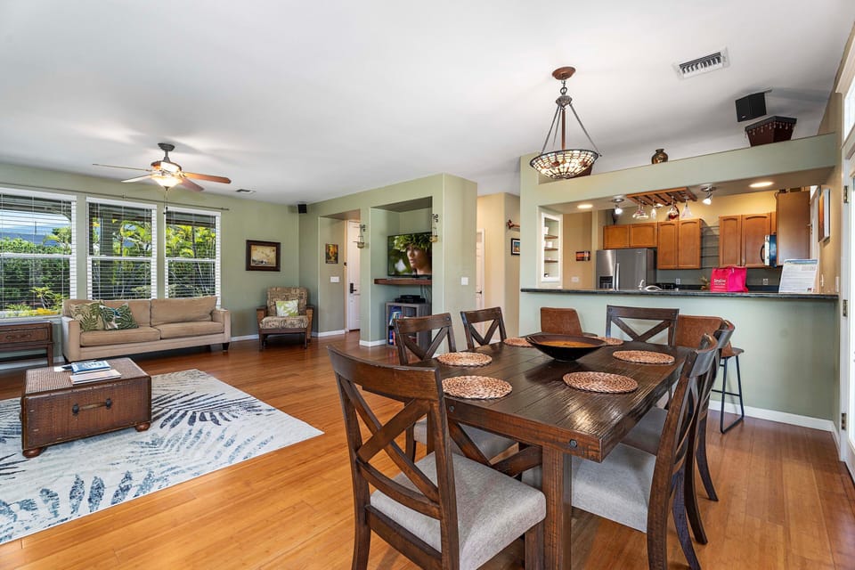 Living/Dining Area