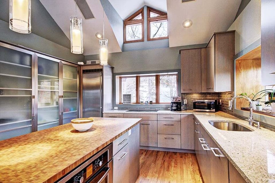 Small appliances include a 12 cup coffee maker, toaster and slow cooker - 10 Southface -Breckenridge Vacation Rental