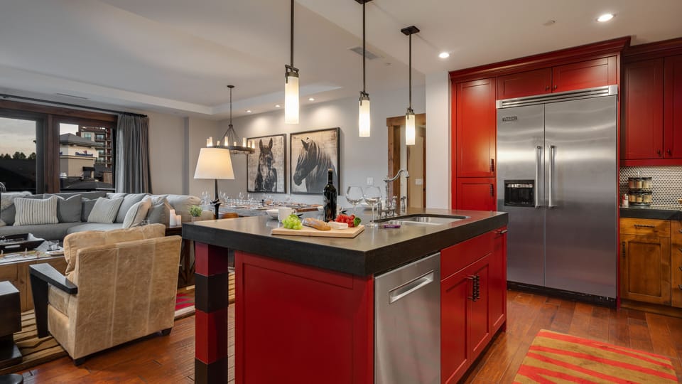 Kitchen, Main Level - Island with seating
