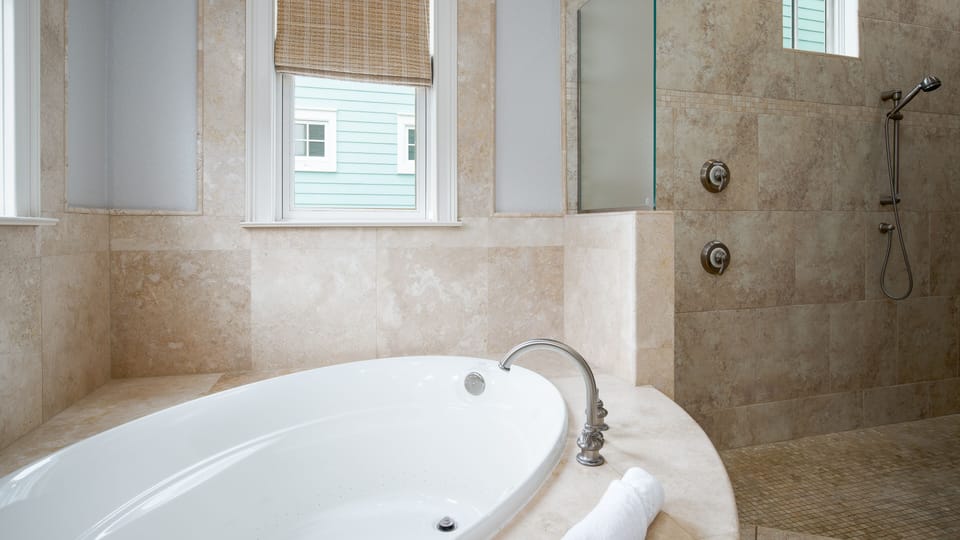 Master En Suite Bathroom