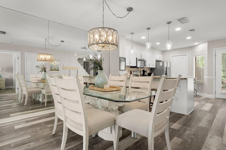 Dining Room & Kitchen