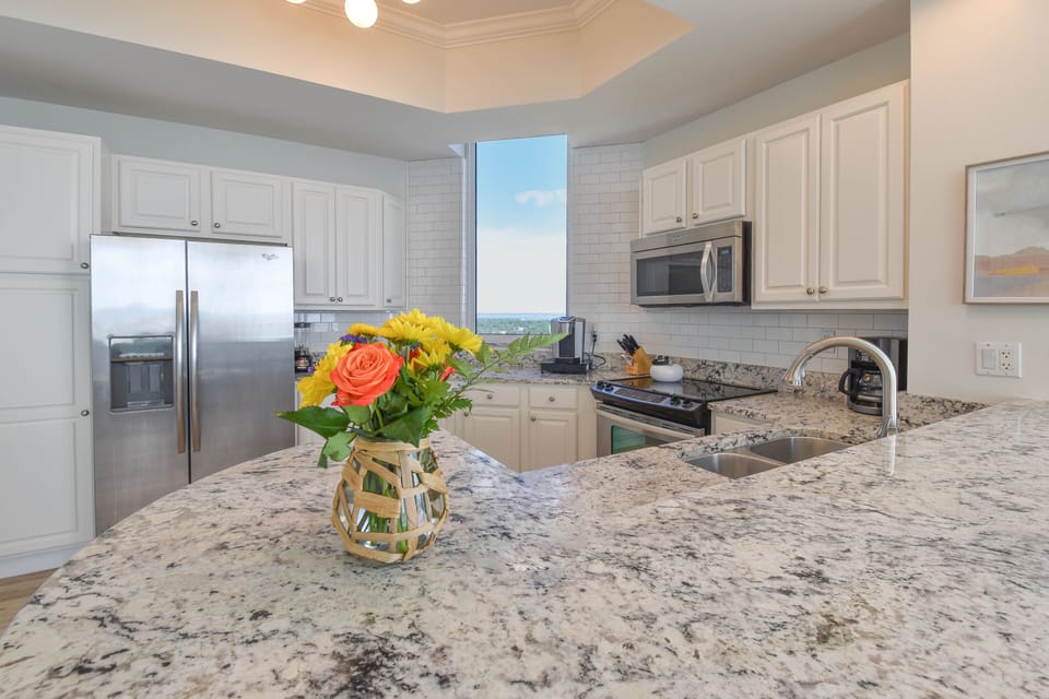 Silver Beach Towers West 1801 - Kitchen
