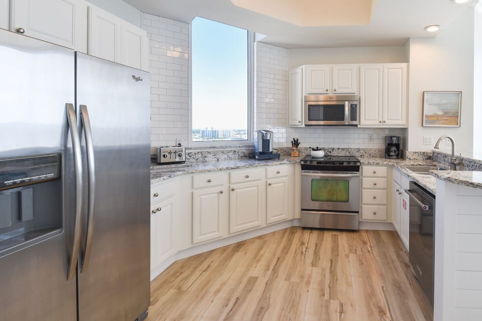 Silver Beach Towers West 1801 - Fully Equipped Kitchen