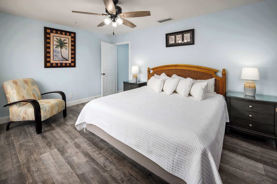 Second floor master bedroom with king size bed