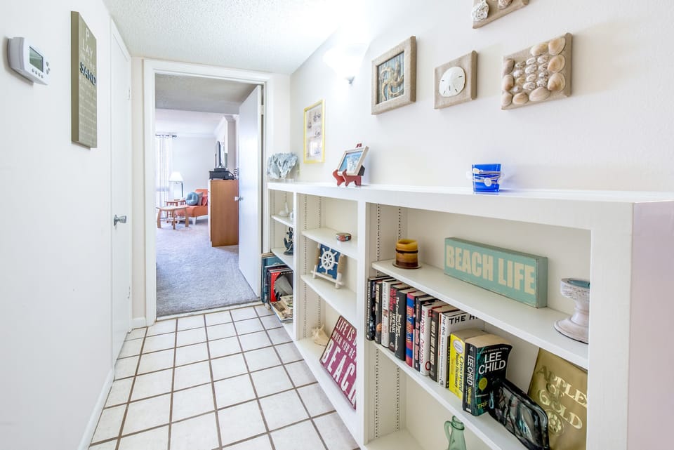 Book nook in the hallway
