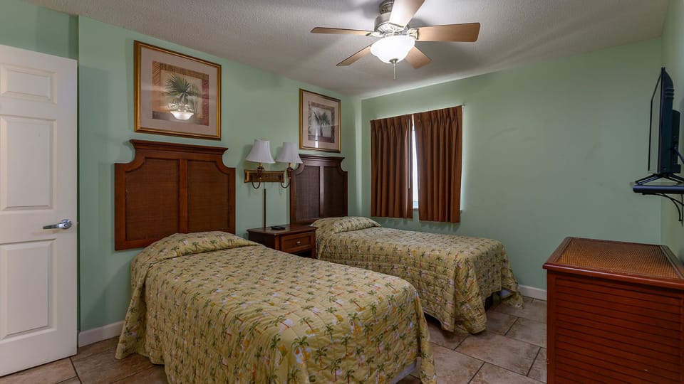 4th bedroom w/2 twins