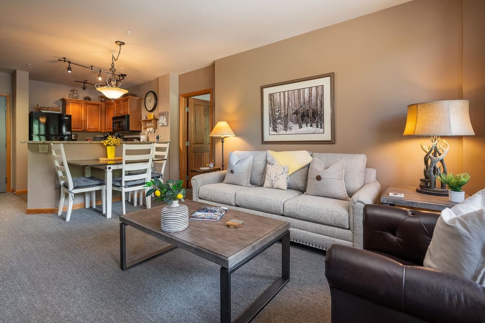 Open floor plan leads into the dining area and kitchen
