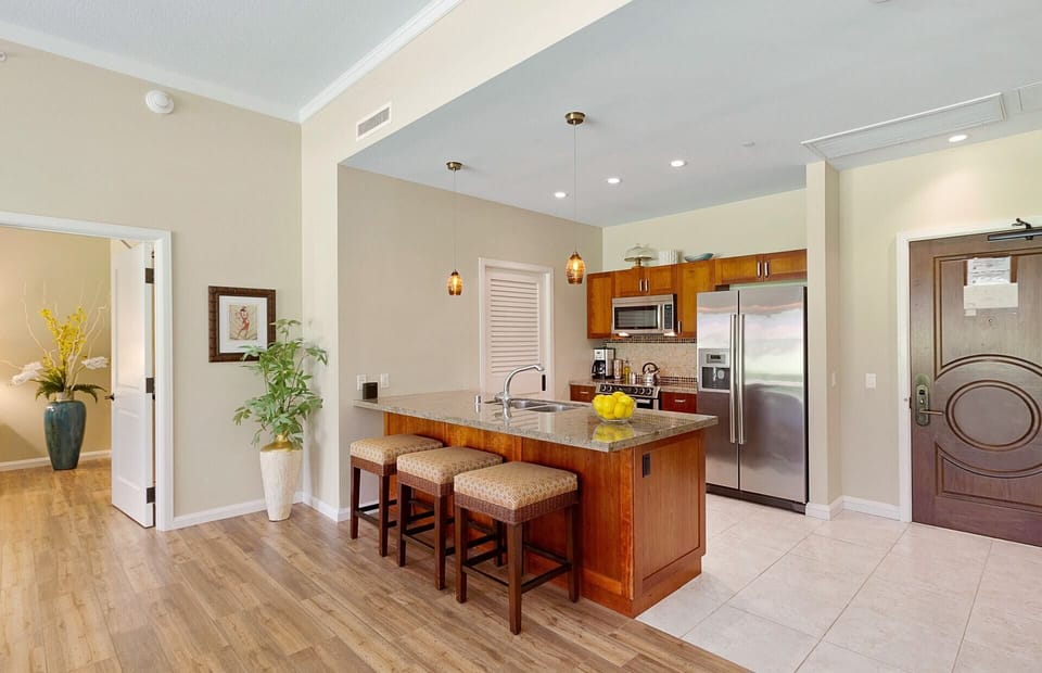Prepare meals or refreshments in the full modern kitchen
                