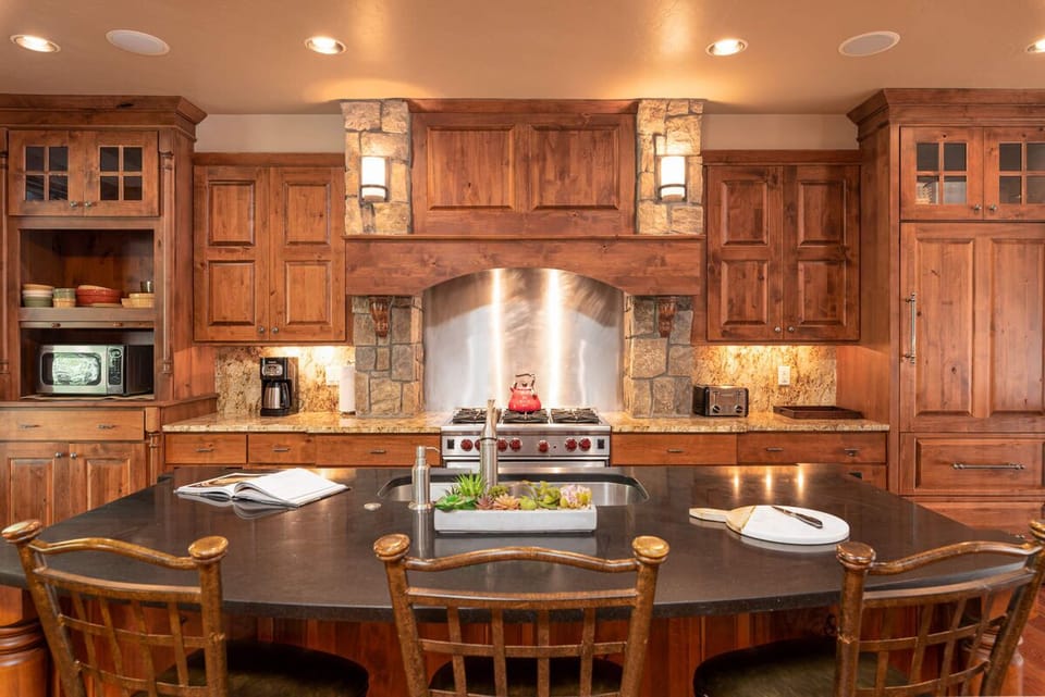 A large custom kitchen will delight even the pickiest chef