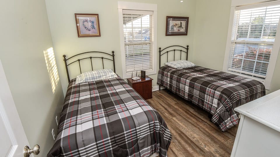 Third Bedroom with 2 Twin Beds