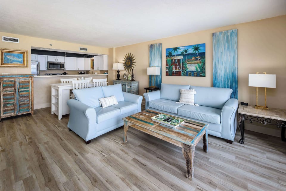 Living room with queen size sleeper sofa