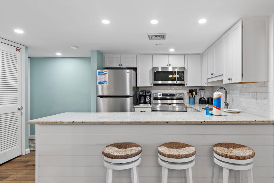 Eat-in bar seating