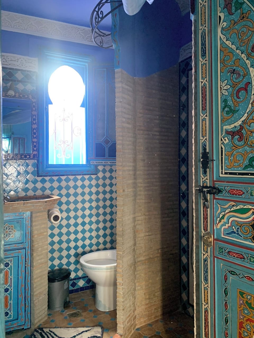 Double Room | Bathroom | Free toiletries, hair dryer, slippers, towels