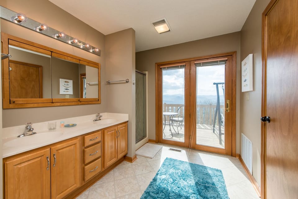 Main Suite/Bedroom One - Attached Full Bath