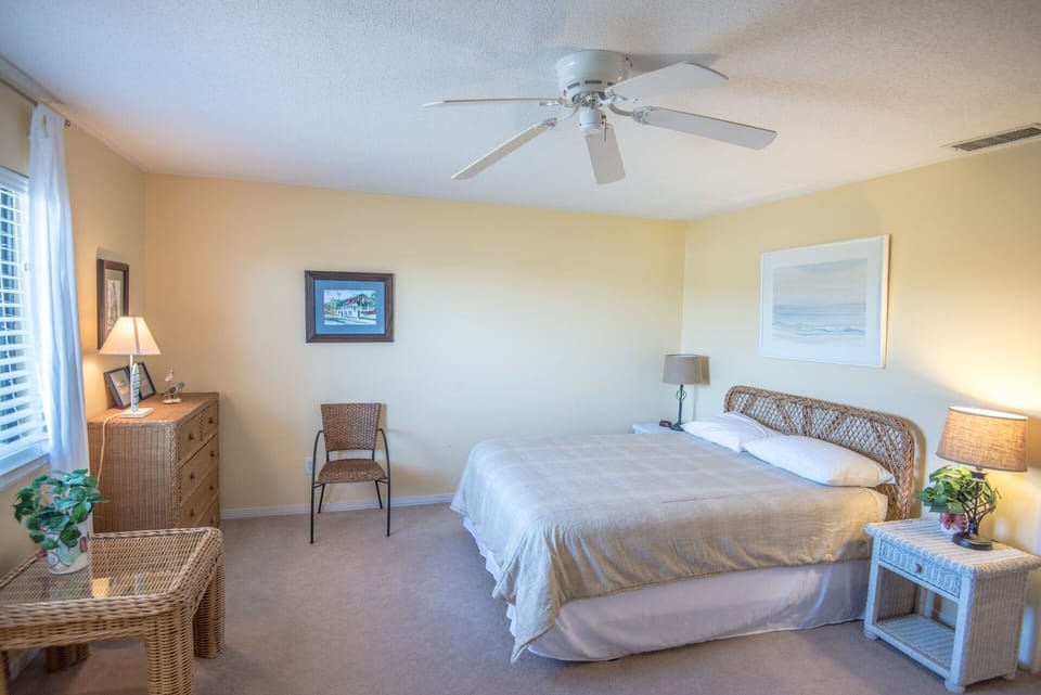 2nd floor guest bedroom