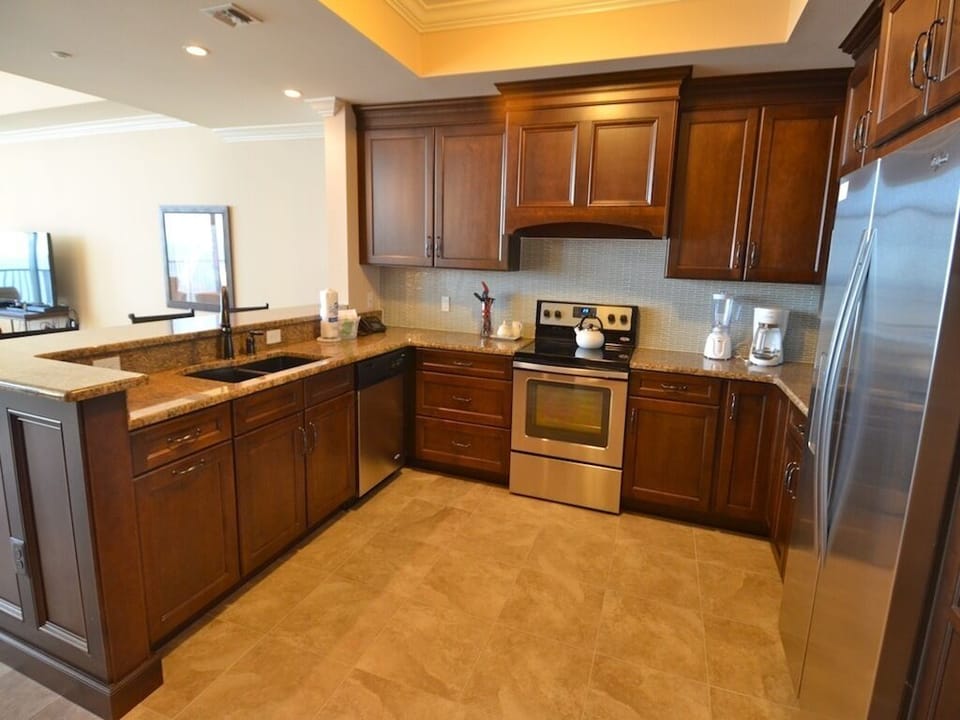 Phoenix West II 3104 Kitchen