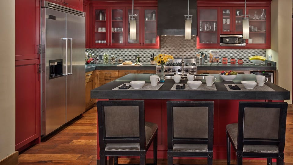 Kitchen, Main Level - Island with seating