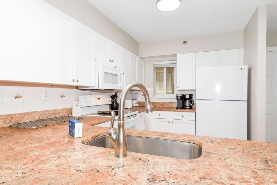 Destin on the Gulf 204 - Fully Equipped Kitchen