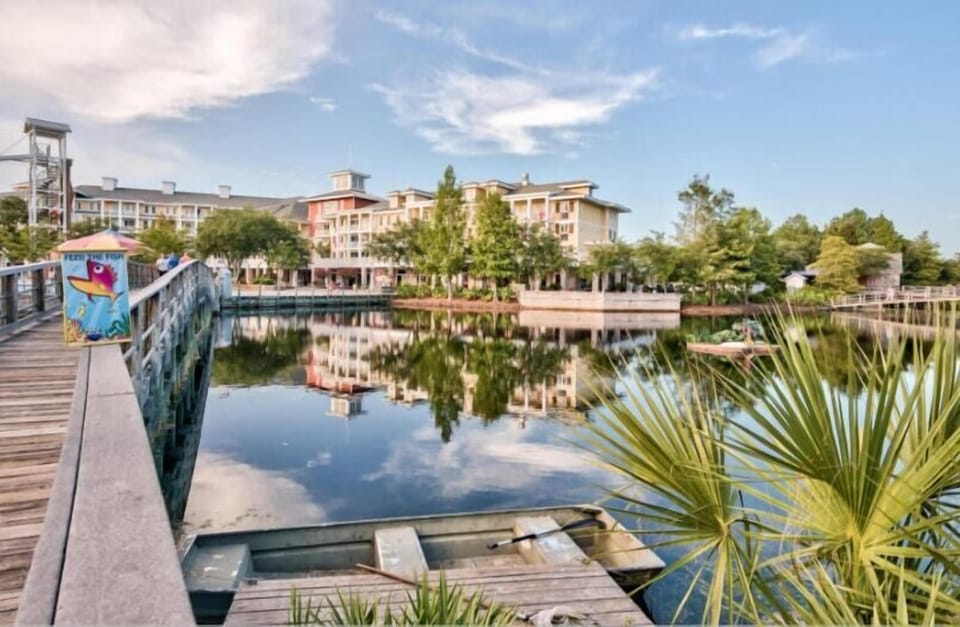 Village of Baytowne Wharf
