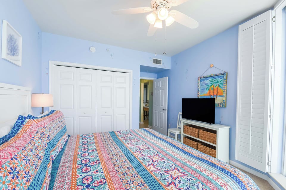Silver Beach Towers East 1105 - Guest Bedroom with TV