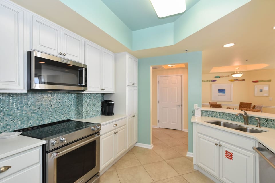 Silver Beach Towers East 1105 - Kitchen