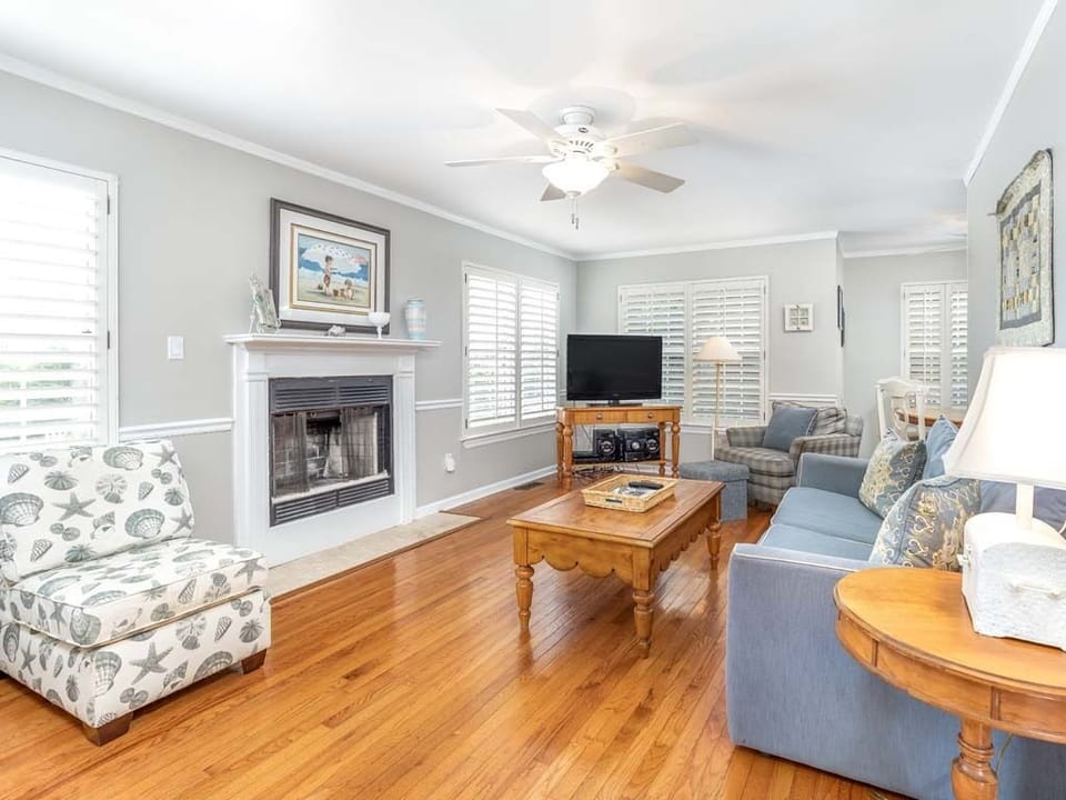 Northern Exposure comfortable living area with sleeper sofa