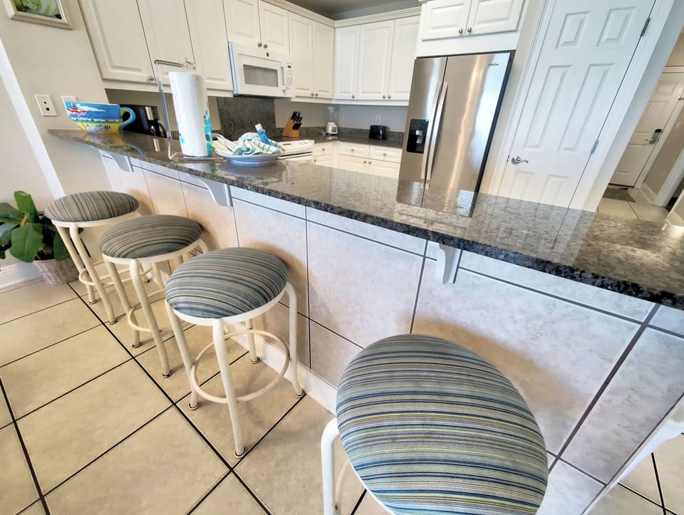 Summer Place #402 Kitchen