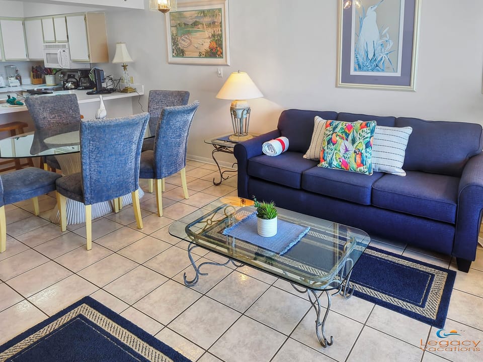 Emerald Towers West #4001 Living Room