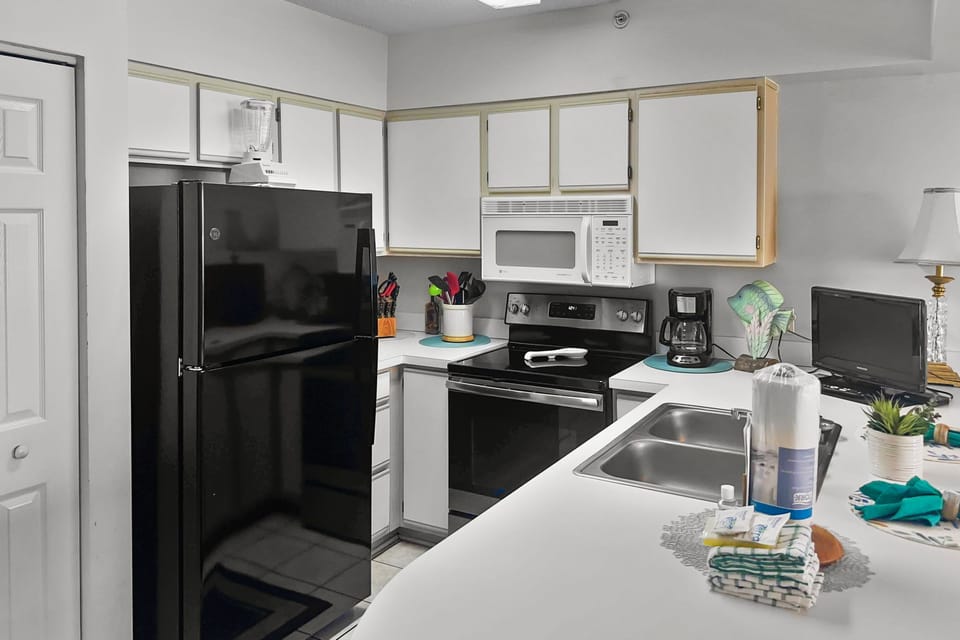 Emerald Towers West #4001 Kitchen
