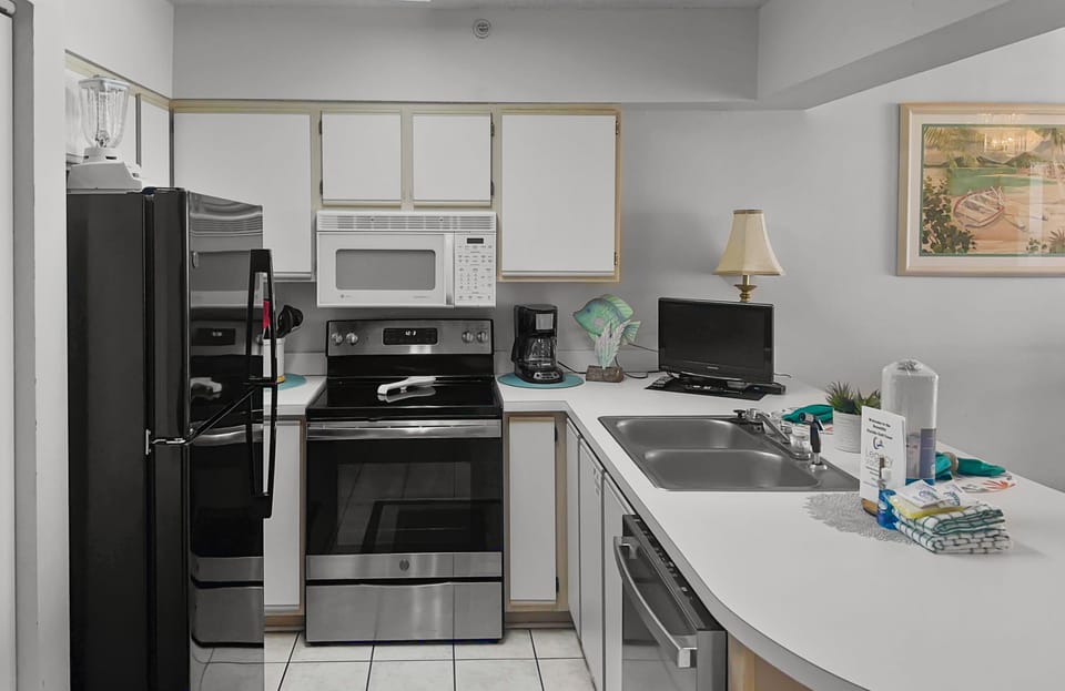 Emerald Towers West #4001 Kitchen