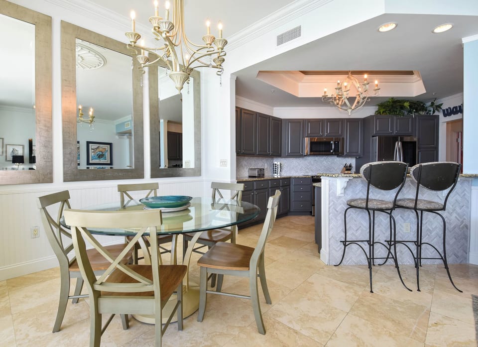Silver Beach Towers West 1803 - Dining Area and Breakfast Bar