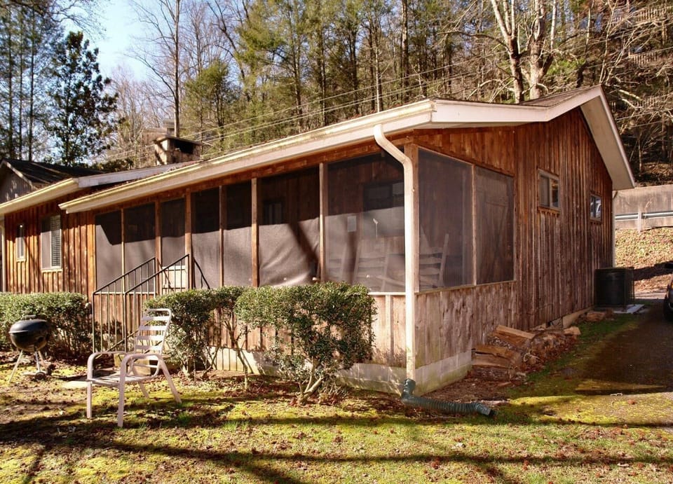 Bear Cabin #462- Outside View of the Cabin